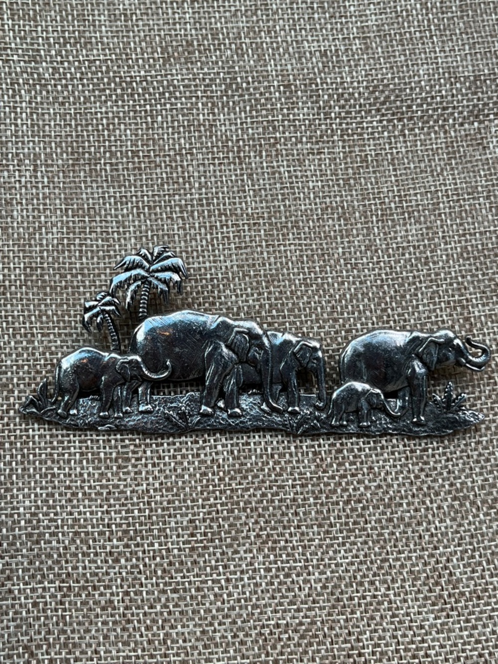 VTG JJ Elephant Brooch - pewter- super wardrobe addition